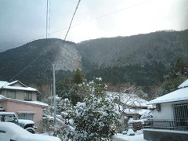 大寒波到来!な時に湯布院に行きました。<br />つくづく、私ったら雨女(雪もあり)だと思う。<br />けど関係ありません。<br />温泉のはしごです。