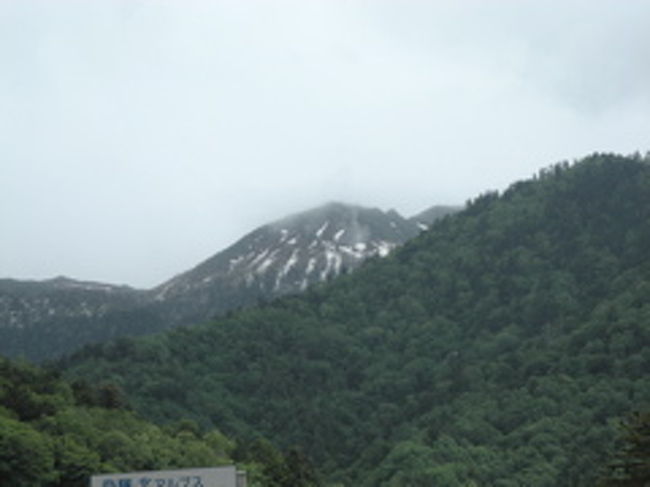 温泉に行きたくて、急遽思いついた旅です。<br />飛騨高山周辺に行きたかったので、奥飛騨温泉に決定。<br />新宿からバスで５時間くらいで安く楽に行けるんですねー。<br />早く行っておけばよかったなぁ。<br /><br />旅程は<br />新宿から飛騨高山行きバスで平湯まで<br />↓<br />平湯で温泉はしご、１泊<br />↓<br />路線バスで高山へ。観光<br />↓<br />バスで新宿に戻る