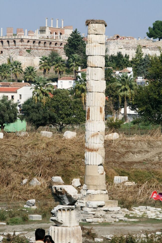 2008秋、トルコ旅行記2(10/47)：10月16日(5)：エフェス遺跡、エーゲ海、アルテミス神殿、世界七不思議