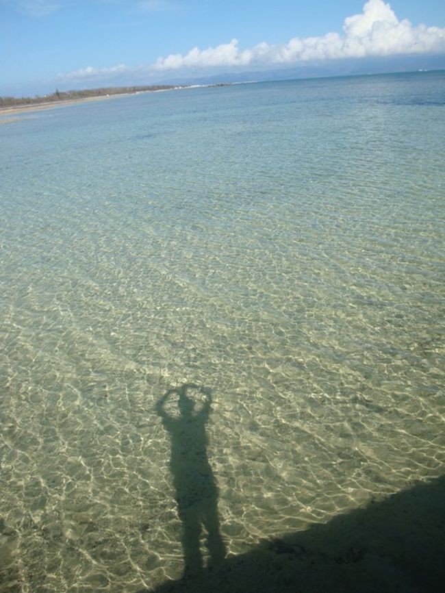 黒島３日目、最終日（9月21日）。<br /><br />仲本海岸からあがって、砂浜で海をぼーっと眺めて過ごす。<br /><br />・プズマリに登る！<br />・伊古桟橋で愛を叫ぶ<br />・飛び込む子供たち<br />・誕生日ケーキ<br />・さよならハートの島