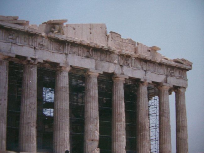 ヨーロッパ旅行の途中、ギリシャに立ち寄りました。時はアテネオリンピック間近の2004年7月。街はオリンピックムードが高まりつつある感じでした。女子サッカー会場となったボロスにも行きました。