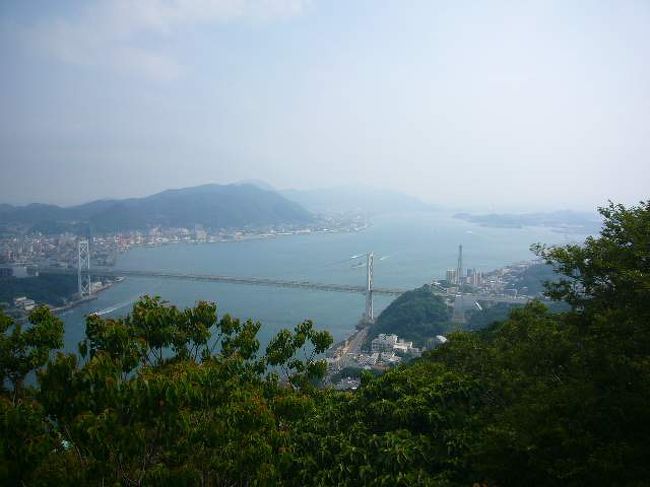 　壇ノ浦周辺、最後の訪問地。<br />　火の山公園。<br />　ただの展望台のある公園かと思っていたのですが調査不足というか予想外。<br />　終戦まで砲台のあった場所で、その戦争遺跡が整備されたかたちで残っていました。<br /><br />　時間は４時過ぎ、そろそろ帰ることも考えながら移動しましょう！<br /><br /><br />　挫折禁止（松村博司の貧乏旅日記）<br />「水月の長州、蛍と歴史の旅」<br />http://bonkuraii.blog56.fc2.com/blog-category-42.html