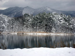 紅葉も雪化粧　　（２）Goshikinuma, Fukushima pref. Japan