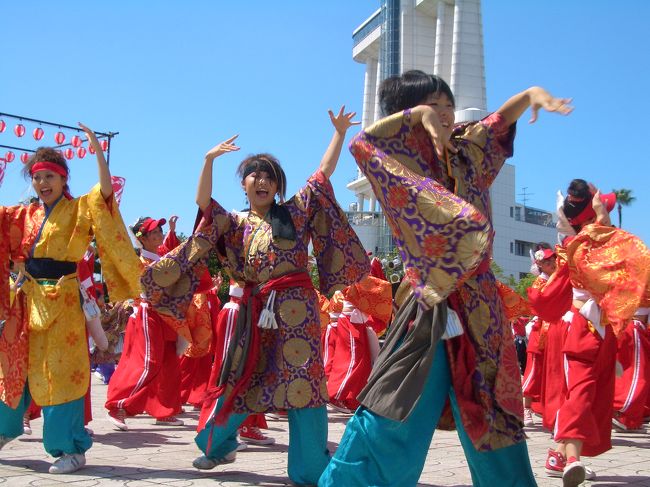 第１０回　日本ど真中祭り　VOL２からのこの「ど真中祭り」は１９９７年　名古屋の大学生が北海道の「YOSAKOIソーラン祭り」に参加して　名古屋でも踊りで感動を伝えられないかと　３年後の１９９９年に大学生達によって「にっぽんど真ん中祭り」が生まれたそうです
