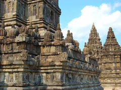 インドネシア１９　　　プランバナン史跡公園、ロロ・ジョングラン寺院