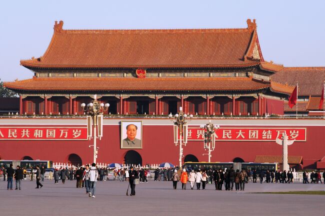 2008秋、中国旅行記15(12/37)：11月17日(1)：北京、天安門広場、北京では珍しいとされる青空