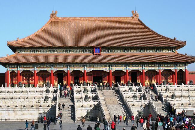 2008秋、中国旅行記15(14/37)：11月17日(3)：北京、故宮、巨大な木造建築の太和殿、保和殿