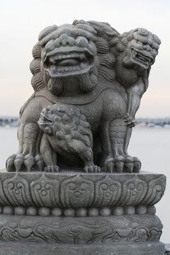 2008秋、中国旅行記15(24/37)：11月18日(2)：北京、盧溝橋、獅子像、盧溝橋城郭