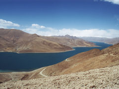 チベットの旅（３）～ヤムドゥク湖、ギャンツェ～