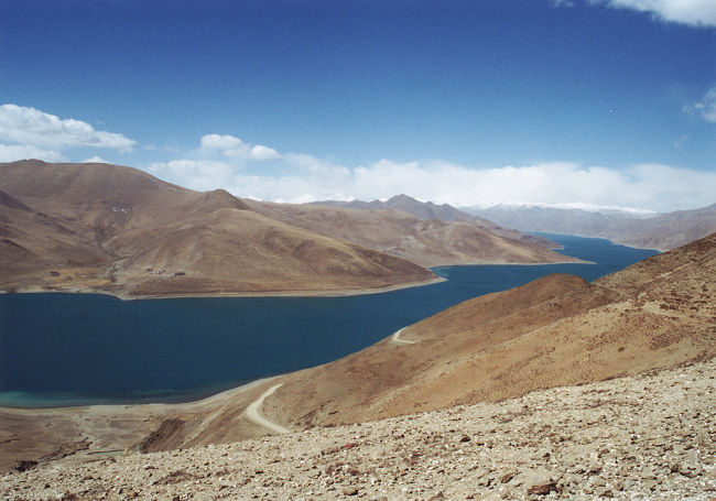 チベットの旅（３）～ヤムドゥク湖、ギャンツェ～
