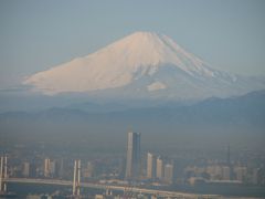 １２月１５日の富士山を空撮?(東京湾より眺める)