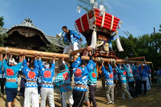 唐櫃の秋祭りは今年は平日で、帰省してくる人が少なめぢゃったけど、ほいでも一番明るうて元気なお祭りでがんした。