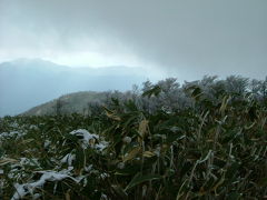 樹氷が光る「雨乞岳」１２３８M登山行