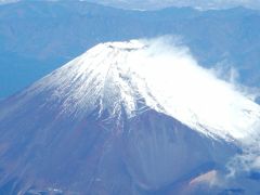 やはり、雪があってこそ　綺麗に見える富士山ですね!!