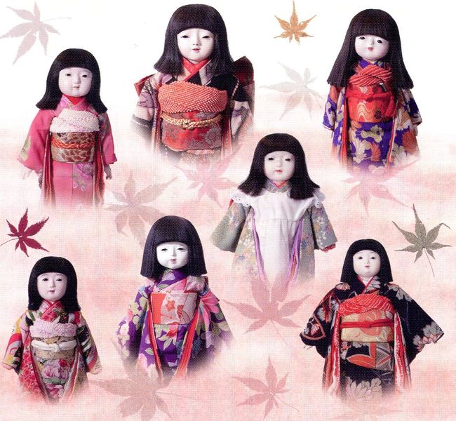 伝統的な日本人形と言えば、まず「市松人形」と言えるのではないでしょうか。かわいい顔つきをし、品があり、凛とした姿に思わず引き込まれてしまいます。<br /><br />これまであまりこうした人形に興味を持っていませんでした。ところが、伝統的な人形制作に携わる知人がおり、何度か展覧会に作品を展示しているのを見て、素晴らしい人形の世界に引き込まれてしまいました。<br /><br />年一回東京でこの伝統的な人形制作に携わっている製作者のグループによる展覧会が10月に浅草橋の吉徳あり、出かけてみました。