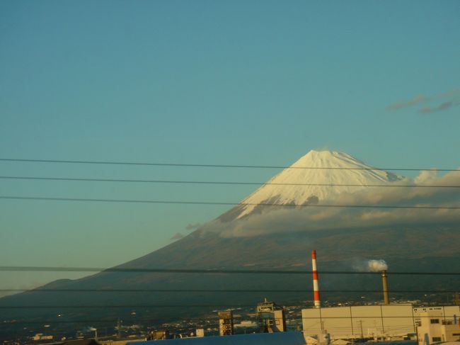 新幹線では爆睡するBrioですが、<br />富士山の近くで目が覚め思わす１枚撮ってみました。<br />タイミング悪く雲がかかってるよー！