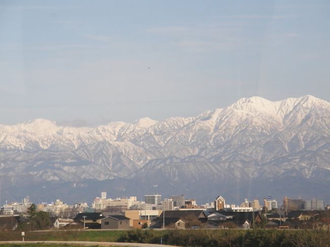 高山から富山へ移動。<br /><br />この日は富山で宿泊です。<br /><br />途中少し雪は残っていましたがこんなに少ないなんて！