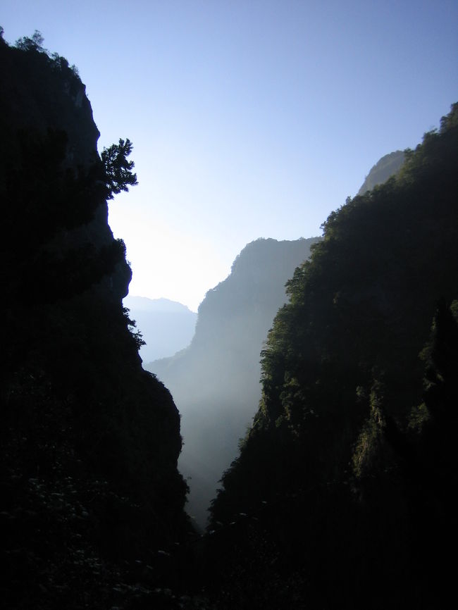 ４日目です。お天気もまずまずです。<br />今日は、念願の太魯閣渓谷に行きます。