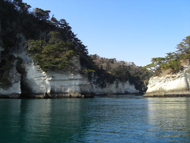 　電車で揺られ４０分仙台到着と同時にレンタカーで、奥松島へまっしぐら。前回松島遊覧はしたので、今回は奥松島遊覧に挑戦しました。こちらの方が綺麗だと聞いていたので、わくわくしながら車を走らせました。