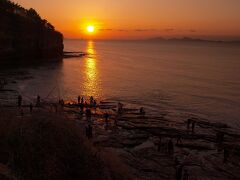 ◆韓国全羅北道　辺山半島　彩石江（チェソッカン）の夕日&アサリうどん　白貝粥　カニのしょう油漬け　