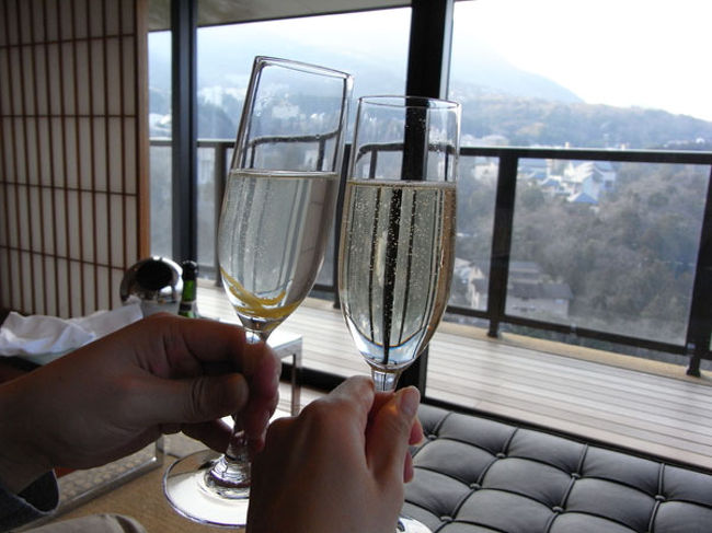 旦那の30歳の誕生日記念旅行。<br />男の節目はやっぱ旅でしょ!って事で、<br />デザイナーズ旅館「時の雫」へ。