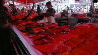 スカンジナビア旅情?:27日本人も働いている活気に満ちたベルゲンの魚市場