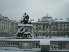 雪の Somerset House