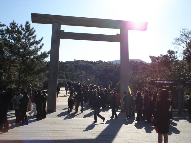 初詣で訪れた鎌倉八幡宮。<br /><br />出ました。凶。<br /><br />新年明けて早1ヶ月、すでに当たっている様子。<br />確かに凶。そんな日々。<br /><br /><br />そんな時は。<br /><br />そうだ、神頼みに行こう。