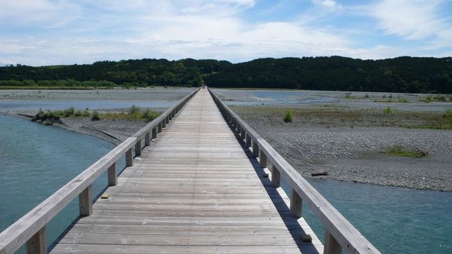 ギネスにも載っている、世界一の長さを誇る木造歩道橋「蓬莱橋」<br /><br />台風で被害を受けましたが、みごとに復活。