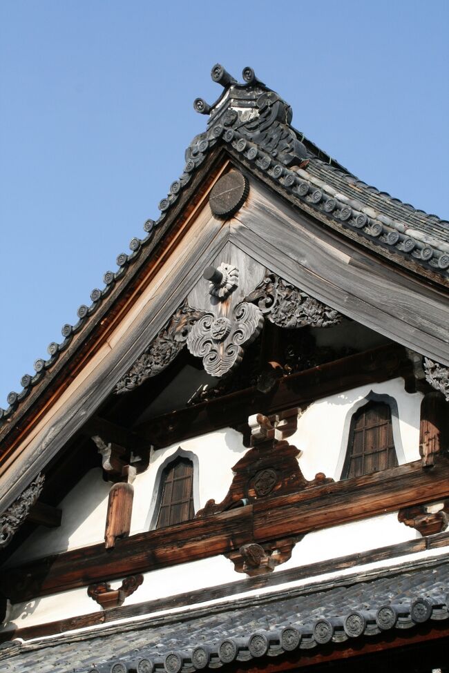 大通寺見学の後は、帰り際に豊臣秀吉所縁の神社に立ち寄りました。黒壁スクエアは何度か訪れましたので、今回はガラス工房等の見学は端折りました。