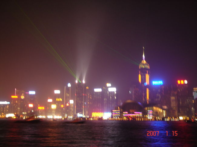 香港の夜景とライトアップ、レザーリアムはいつ見てもすばらしいです。