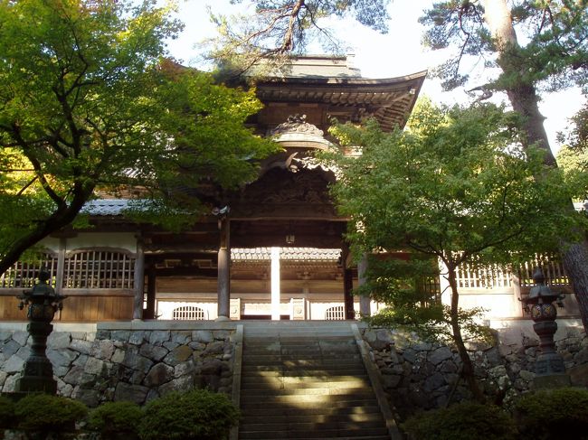石川の山中温泉に行く途中で立ち寄った永平寺の画像です。