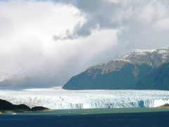 中南米の旅・思い出のアルバム　ミニ・トッレキングでレノ氷河　１