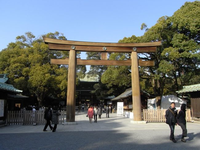 遅ればせながら2009年のはたちゅう家の初詣は、2009.2.7<br /><br />ｸﾞｱﾑから帰って来た日に行きました。<br /><br />私はお正月に氏神さまに行ってきたけど、はたちゅう家ふたりそろっての初詣をしに明治神宮へ。<br /><br />外国人＆なぜか日本人ﾂｱｰが多かった！