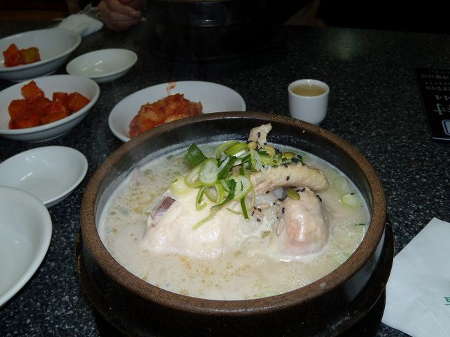 韓国料理は辛い物が苦手な私には全然、興味有りませんでしたが、今回初めてソウルに行って辛い料理ばかりじゃ無いことが<br />分かり再度、食べに買物に、行きたくなるようなところでした。（ウォン安のうちに♪）