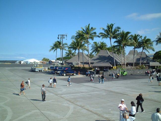 2003冬ひとりハワイ島を訪れた。<br /><br />http://4travel.jp/traveler/hualalaicyan/album/10315619/<br /><br />その後、すっかりハワイ島の魅力に取り付かれてしまい、翌年再び訪れてしまった。前年と同じ学校に通い、一年ぶりに先生にも再会！それから・・それから・・・