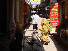 インドの人々と遺跡を訪ねて　ヴァラナシの町中