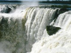 中南米の旅・思い出のアルバム　アルゼンチン側から見るイグアスの滝
