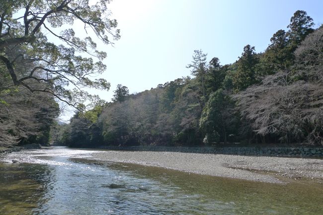 「人生に一度は行ってみたい！」<br />ずっとそう思っていた、憧れの伊勢神宮へ行ってきました♪<br /><br />併せて、かわいい〜動物がたくさんいる鳥羽水族館にも行ってきました！<br /><br />神聖な場所と、癒しの場所。<br />心洗われる旅となりました☆