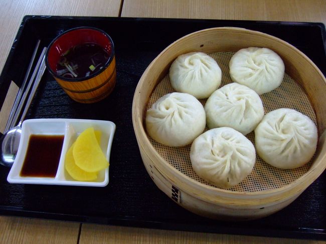 ほとんど初めてのような娘ふたりと初韓国の夫、家族4人で焼肉を食べに行ってきました。<br />娘二人は韓国のウォン安の恩恵をフルに浴び、私たち夫婦は観光めぐりを堪能しました。<br />あっという間の3日間でした。<br /><br /><br />韓国観たり食べたり、走ったり♪ 1日目<br />http://4travel.jp/traveler/anello/album/10318542/ <br /><br />韓国観たり食べたり、走ったり♪ 2日目<br />http://4travel.jp/traveler/anello/album/10319796/<br /><br />韓国観たり食べたり、走ったり♪ お土産編<br />http://4travel.jp/traveler/anello/album/10322691/<br />