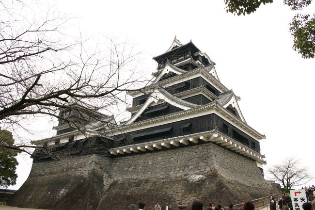 3日目は熊本城へ<br /><br />美しい城も見ておかなければと