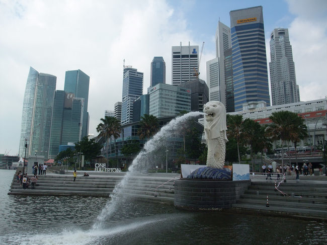 二度目のシンガポールに行ってきました。<br />家族と両親を連れて行き孝行したのでした。<br />まずはシンガポール中心部からです。