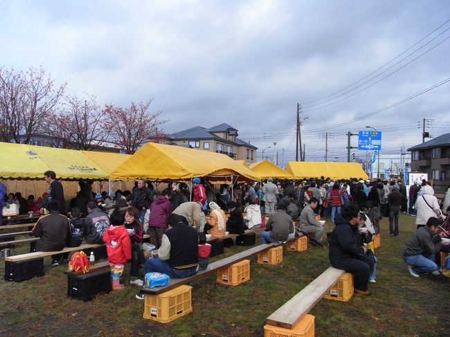 北海道太平洋側（主にむかわや釧路沖）で獲れるししゃもは「本ししゃも」と言われ、本州などで食するししゃもと異なります。<br />収穫は例年10月中旬から11月中旬に限定され、11月上旬には収穫祭「ししゃもあれとぴあinむかわ」が開催されます。<br />「あれとぴあ」とは、気候（特に季節風の時化）の「荒れ」と「ユートピア」を合わせた造語で、2008年は11月2日に開催されました。<br />ししゃもの説明に関しては割愛させて頂きますが、ご参考にむかわ町のＨＰをリンクしておきます。<br />http://www10.plala.or.jp/mukawa/profile/specialty/shishamo.html<br /><br />以下の旅行記は「あれとぴあ」と周辺の行動についてご案内致します。<br />別の旅行記（http://4travel.jp/traveler/molm/album/10333561/）でご案内しているホッキフェスタと同日（偶然か？）で開催されており、両イベントの経過時間は１時間弱程度です。<br /><br />またも食い過ぎの様子をご覧ください。