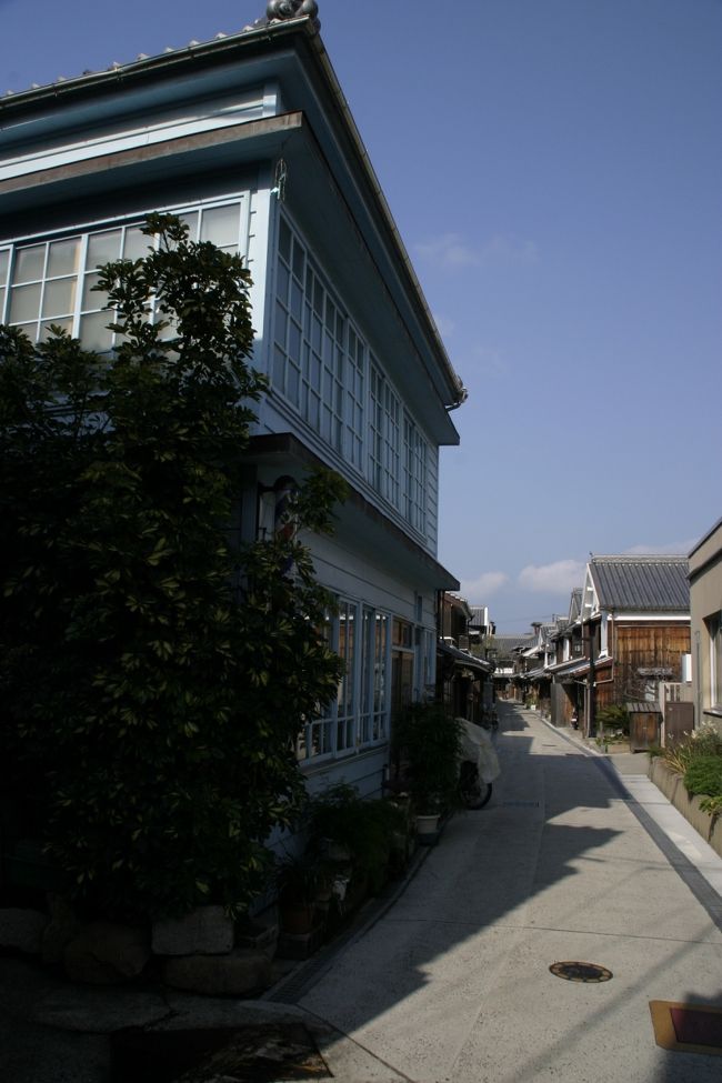 ２月の平日、安芸の小京都・竹原に続き、瀬戸内海に横一列に並ぶ芸予諸島の西部を訪れました。０８年１１月に豊島大橋が開通したので、本土からから愛媛県の岡村島まで７つの橋で海を渡り、これらの島々を車で巡ることができるようになりました。「安芸灘とびしま海道」と名付けられたこのルートをたどり、観光スポットを訪ねてみました。