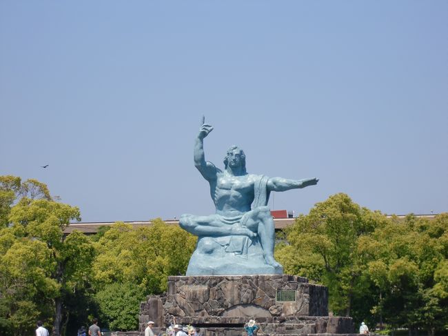 長崎では原爆資料館、平和公園、中華街、<br />稲佐山など見て回りました。