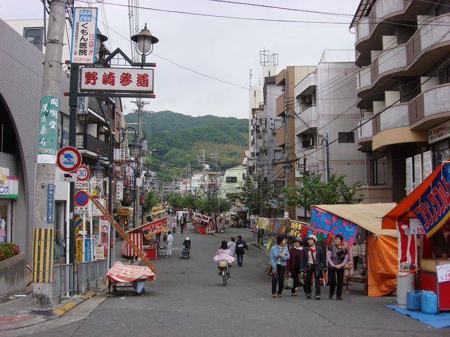 小さいころはよく行っていたのですが、約３０年ぶりに行ってきました。<br />今年の野崎まいりは、5月1日〜8日<br />平日の最終日と言うことで人は、多く有りませんでした。