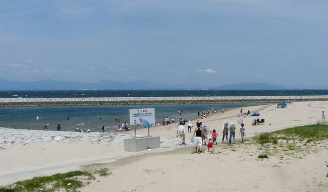 常滑市の海浜公園に夏が近付いてきしまた。<br /><br />子供達は潮干狩りに大人はパラソルを立ててお腹を大きくしています。