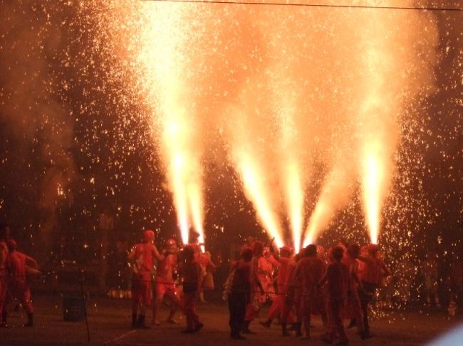 　静岡県浜松の新居町で行われる手筒花火は有名らしい。普通だと思っていたものが実は珍しいという事はよくある。<br />　今回も友達がぜひ見たいというので出かけることにした。