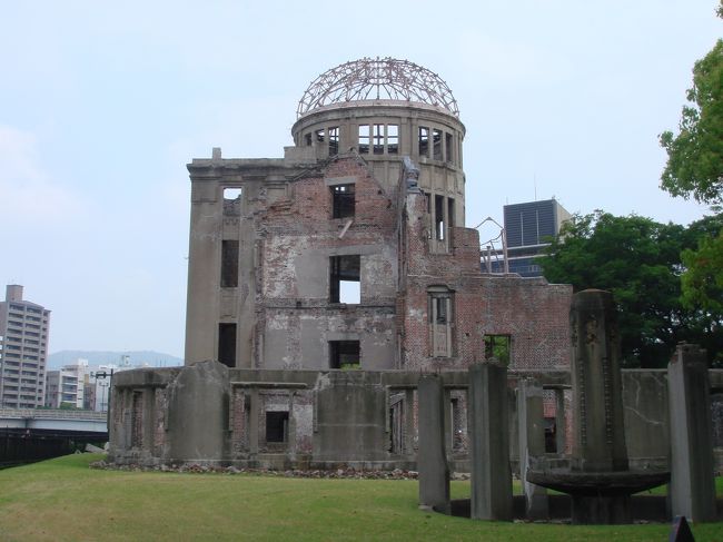 「広島 ホテルグランヴィア広島・広島焼き 3of4」の続きです。<br />http://4travel.jp/traveler/98b110157/album/10342056/<br /><br />翌日は広島市内の原爆ドームや平和記念公園へ行きます。