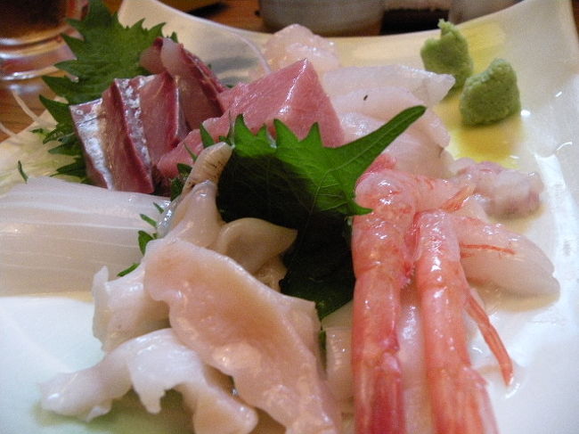 宿泊は富山駅近くの「東横イン」。。。夕食はホテルお勧めの「漁火」。富山の新鮮な魚介類が安く食べれる所を教えてもらいましたが、大当たり！！どれもこれも美味しくて美味しくて。。。また食べに行きたいです！